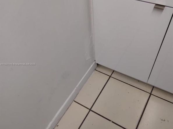 1305 W 46th St 230, Hialeah FL 33012