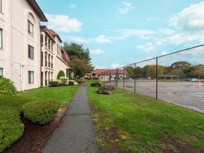 685 Oak St 37, Brockton MA 02301