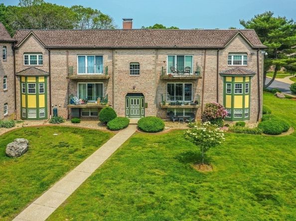 114 Oak Lane 11, Brockton MA 02301