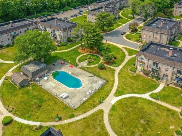 114 Oak Lane 11, Brockton MA 02301