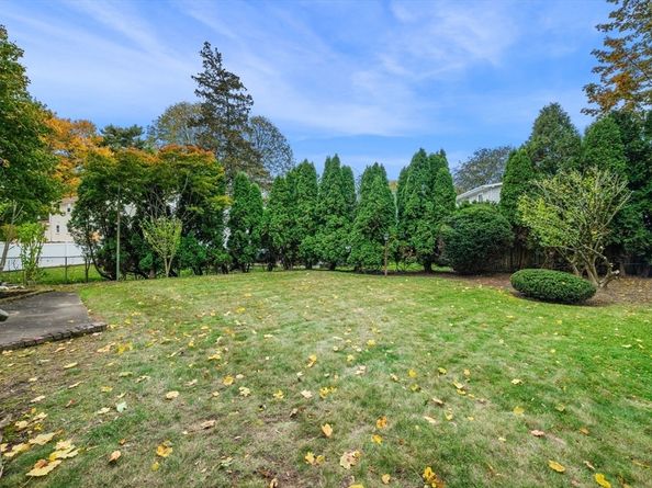 60 Pond St, Milton MA 02186