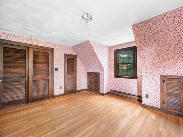 60 Pond St, Milton MA 02186