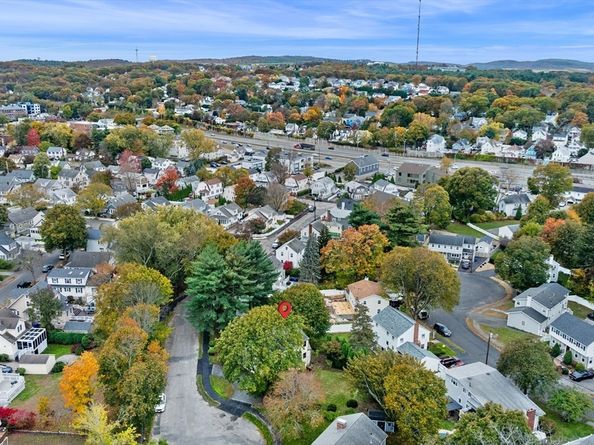 60 Pond St, Milton MA 02186