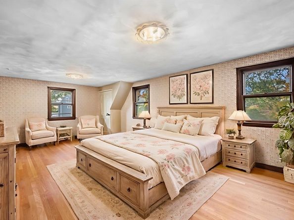 60 Pond St, Milton MA 02186