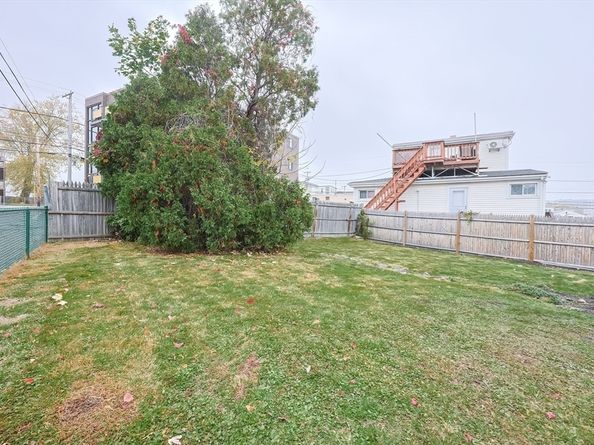 16 Hawes St, Revere MA 02151