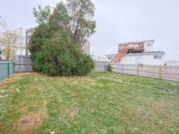 16 Hawes St, Revere MA 02151