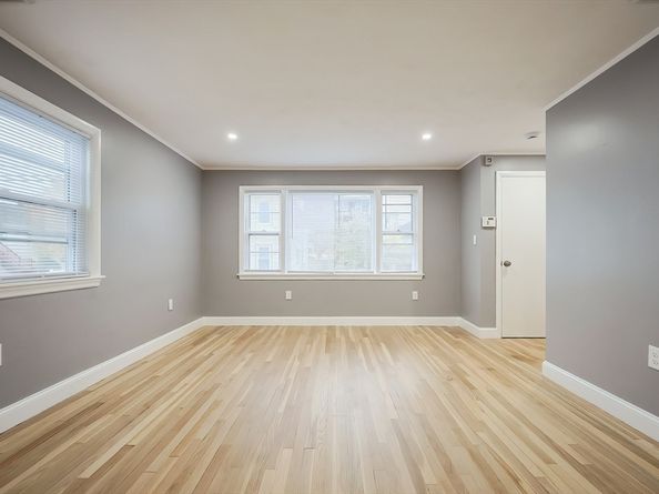 16 Hawes St, Revere MA 02151