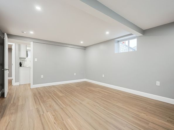 16 Hawes St, Revere MA 02151