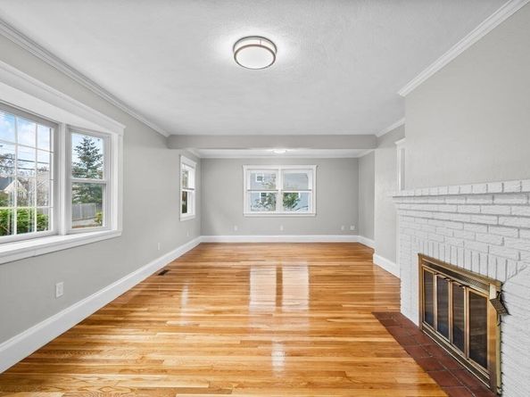 25 Tedesco St, Marblehead MA 01945