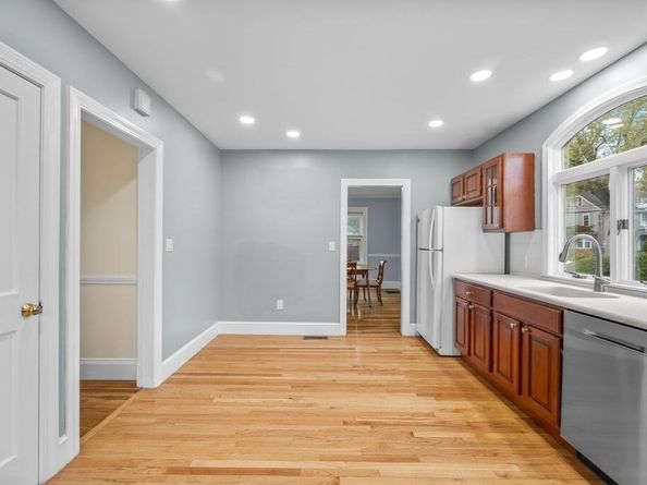 25 Tedesco St, Marblehead MA 01945