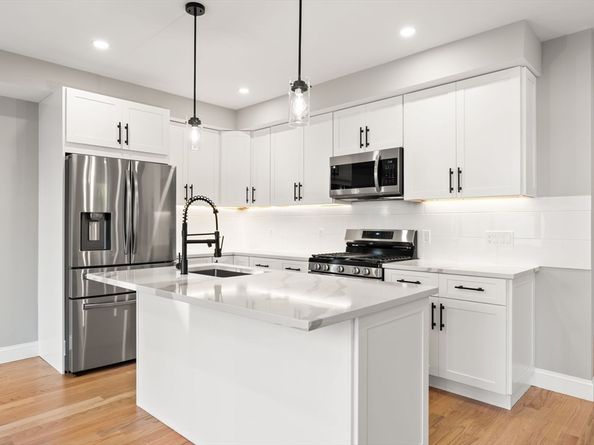 19 Vine 3, Weymouth MA 02188