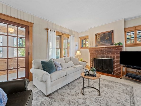62 Maple St, West Boylston MA 01583