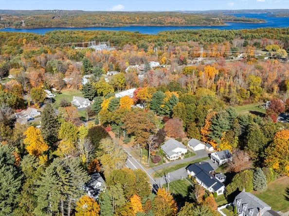 62 Maple St, West Boylston MA 01583