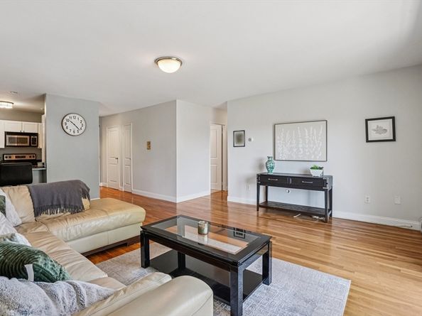 48 Coffey PH:10D, Boston MA 02122