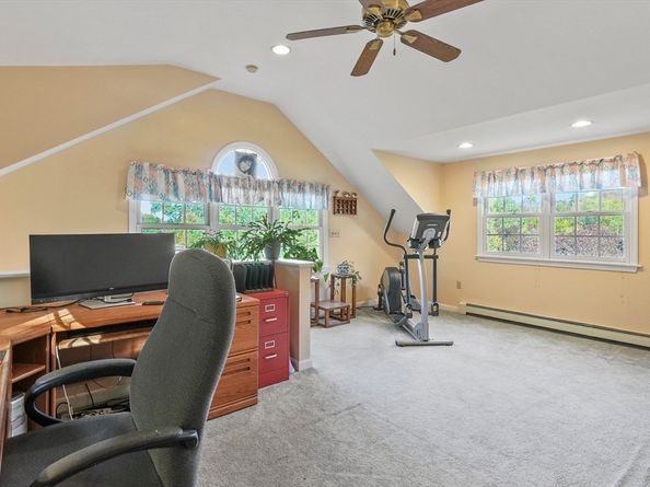 4 Jonathans Way, Upton MA 01568
