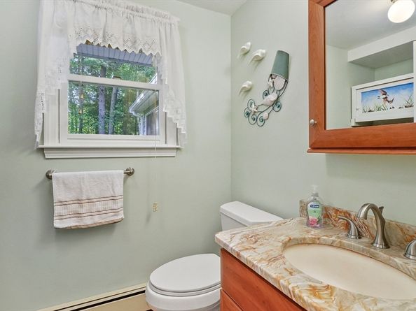 4 Jonathans Way, Upton MA 01568