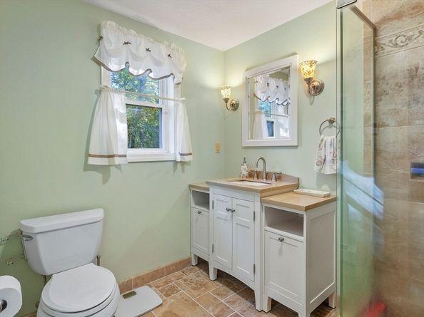 4 Jonathans Way, Upton MA 01568