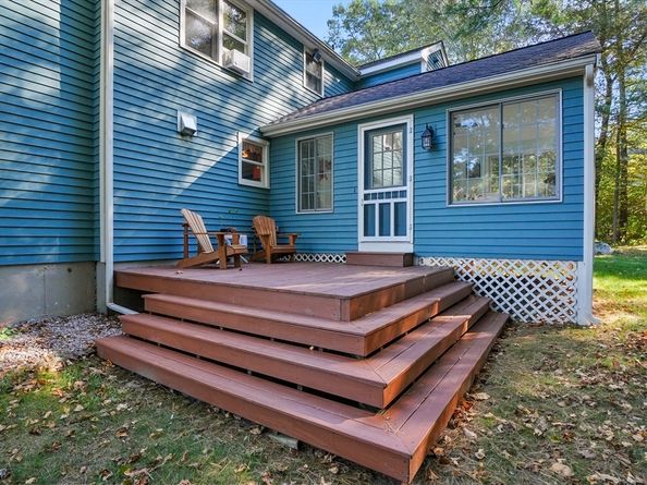 4 Jonathans Way, Upton MA 01568