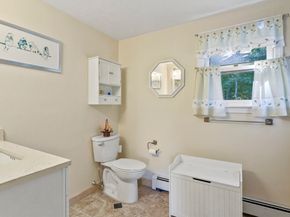 4 Jonathans Way, Upton MA 01568