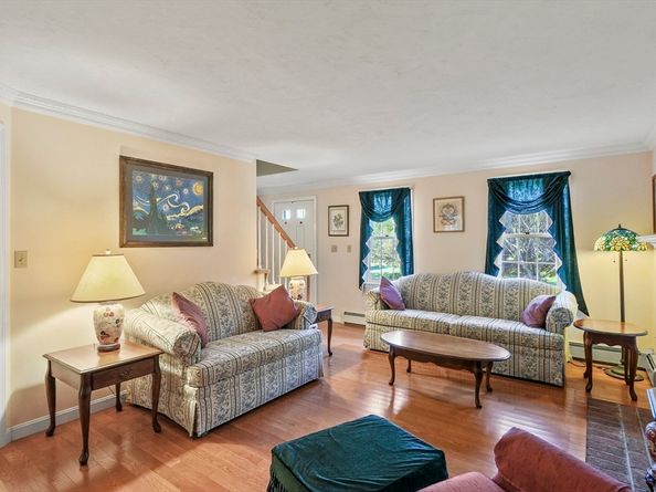 4 Jonathans Way, Upton MA 01568