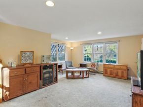 4 Jonathans Way, Upton MA 01568