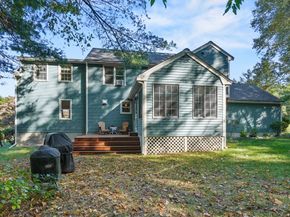 4 Jonathans Way, Upton MA 01568