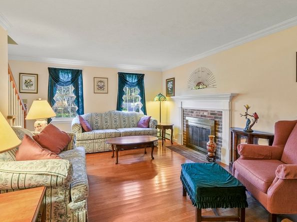 4 Jonathans Way, Upton MA 01568