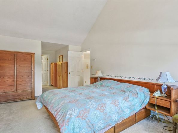 4 Jonathans Way, Upton MA 01568