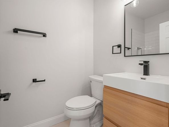 250 W Fifth St 3, Boston MA 02127