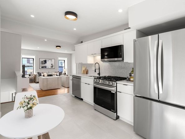 250 W Fifth St 3, Boston MA 02127