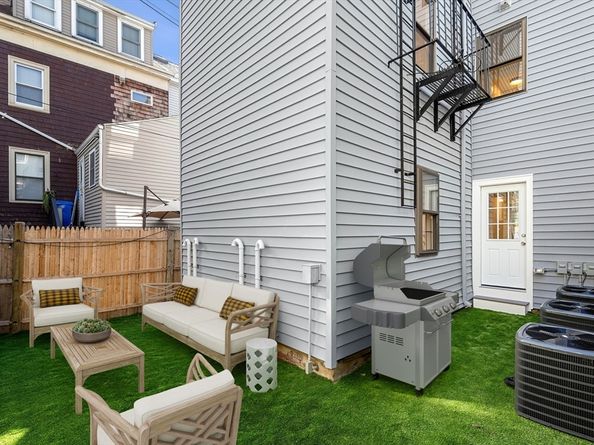 250 W Fifth St 3, Boston MA 02127