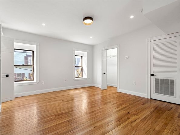 250 W Fifth St 3, Boston MA 02127