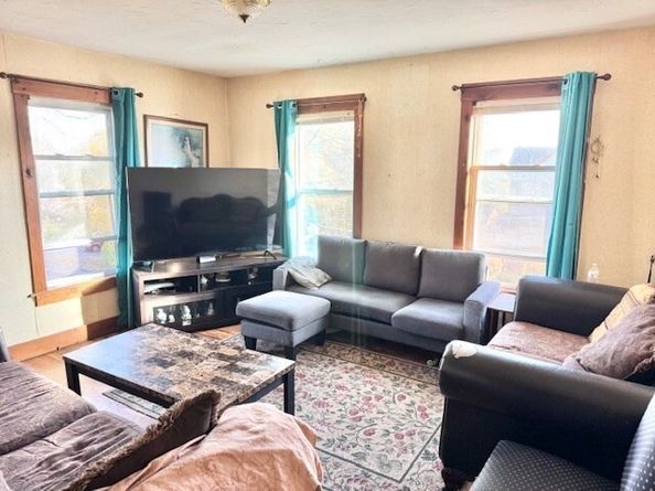 38 Mount Pleasant St, North Brookfield MA 01535