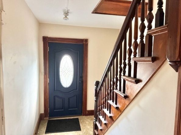 38 Mount Pleasant St, North Brookfield MA 01535
