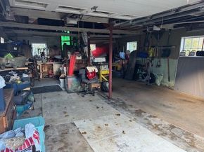 38 Mount Pleasant St, North Brookfield MA 01535