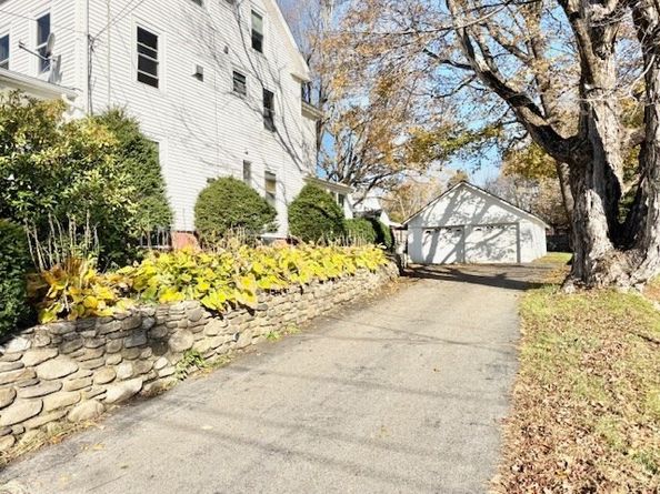 38 Mount Pleasant St, North Brookfield MA 01535