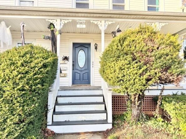 38 Mount Pleasant St, North Brookfield MA 01535
