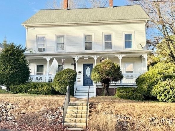 38 Mount Pleasant St, North Brookfield MA 01535