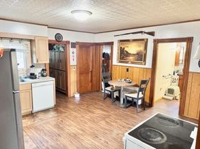 38 Mount Pleasant St, North Brookfield MA 01535
