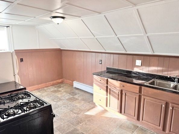 38 Mount Pleasant St, North Brookfield MA 01535