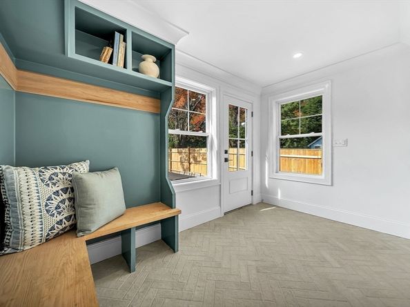 16 Oak Street, Wellesley MA 02482