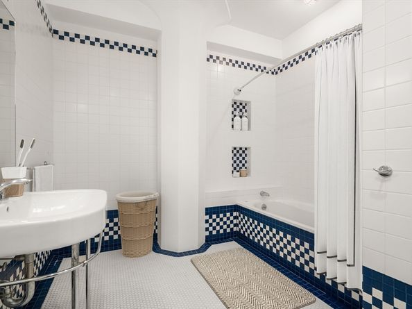 453 Washington 11B, Boston MA 02111