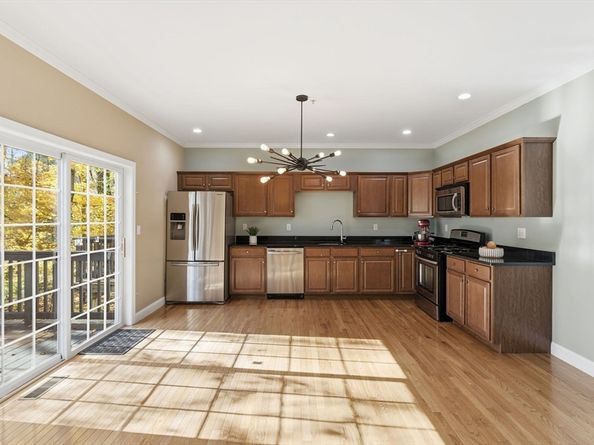 90 Rangeway Rd 303, Billerica MA 01821