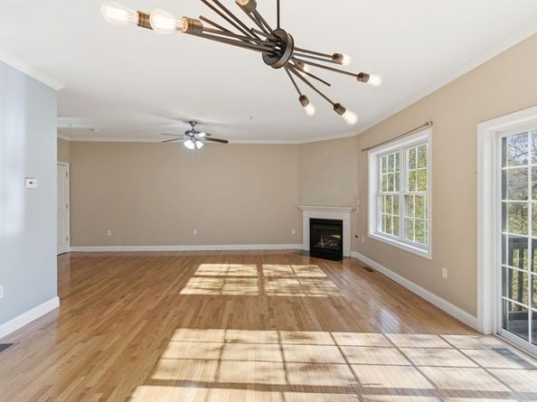90 Rangeway Rd 303, Billerica MA 01821