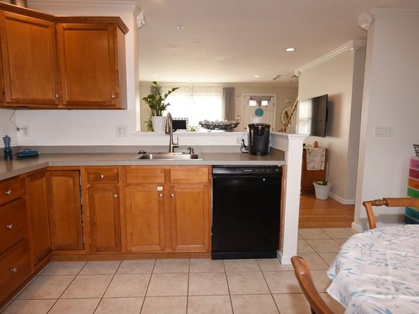 65 Boxberry Ln 65, Rockland MA 02370