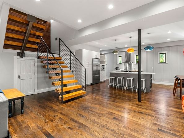 653-R E 3rd St, Boston MA 02127