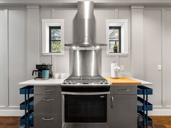 653-R E 3rd St, Boston MA 02127