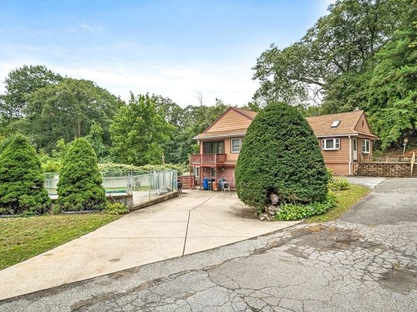 1 Ludlow Ave, Wakefield MA 01880