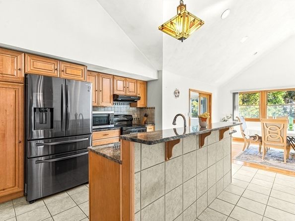 1 Ludlow Ave, Wakefield MA 01880