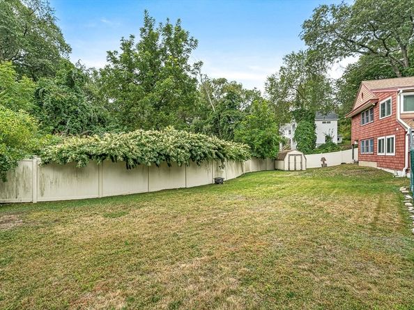 1 Ludlow Ave, Wakefield MA 01880